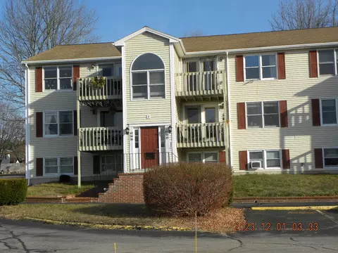 16 Mill St #41, Springvale, ME 04083