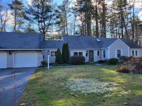 24 Oakwood Ln #24, Kennebunk, ME 04043