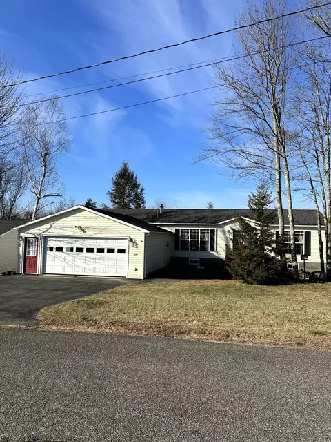 12 Hilltop Dr #12, Oakland, ME 04963