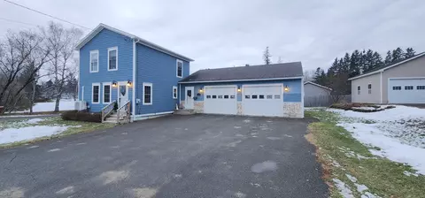 15 Mckinley St, Caribou, ME 04736