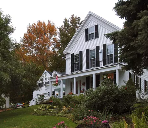 45 River Rd, Newcastle, ME 04553