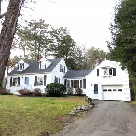 95 Falmouth Rd, Falmouth, ME 04105