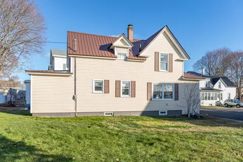 8 Union St, Old Town, ME 04468