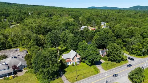 303 Commercial St, Rockport, ME 04856