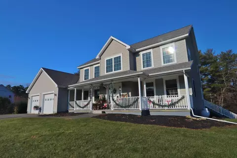 37 Clark Cir, Hampden, ME 04444