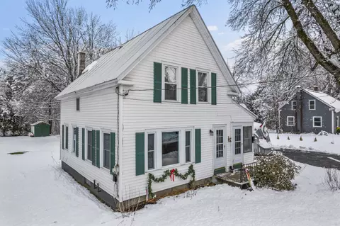 24 Pleasant St, Fryeburg, ME 04037