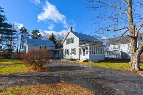 51 Bridge St, Berwick, ME 03901