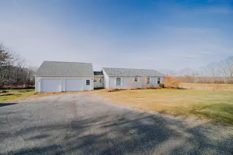 364 Pond Rd, Wales, ME 04280