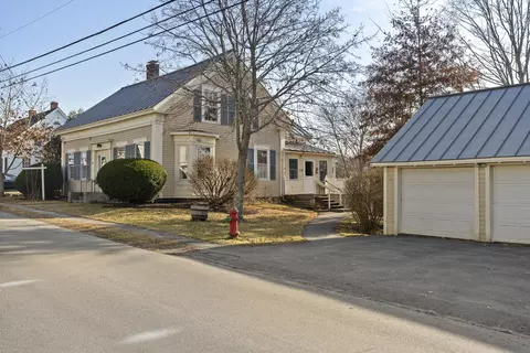 73 Church St, Damariscotta, ME 04543