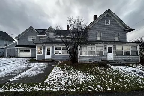 4 3rd St, Presque Isle, ME 04769