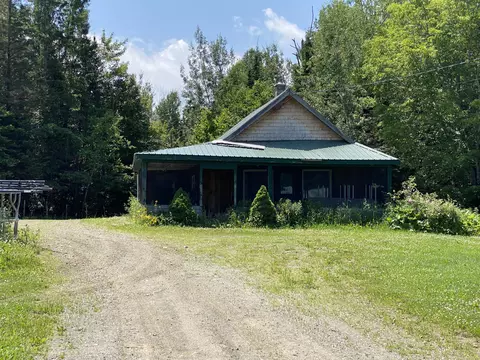 578 W West Ridge Rd, Mars Hill, ME 04758