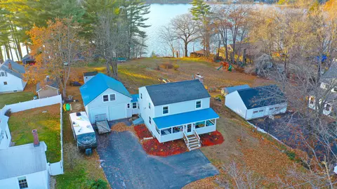 37 Front St, Harrison, ME 04040