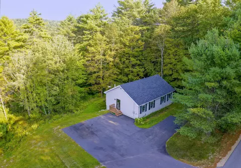 10 East Oxford Rd, Paris, ME 04281