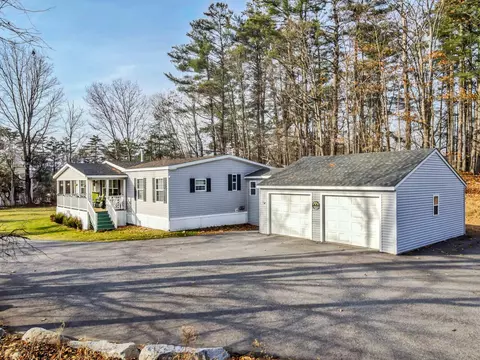 41 Hill St, Paris, ME 04281