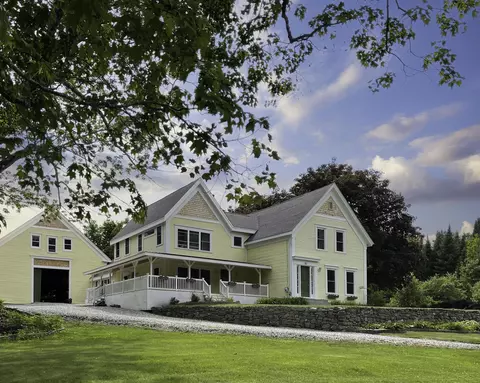 83 Chicopee Rd, Standish, ME 04084