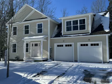 98 Forest Glen Ln, Topsham, ME 04086