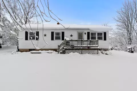 16 Mclaughlin Cir, Chelsea, ME 04330