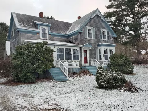 9 Decker Hill Road Rd, Southport, ME 04576