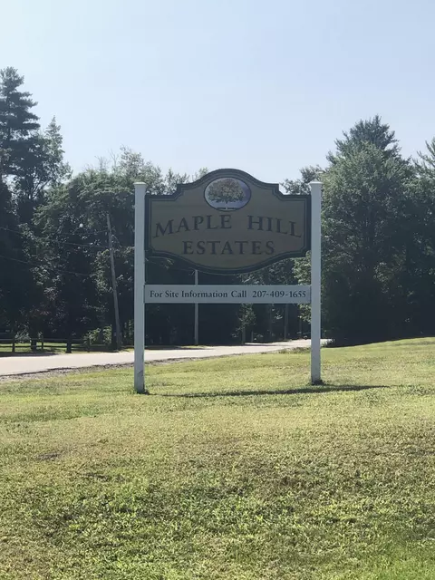 4 Purington Ave, Mechanic Falls, ME 04256