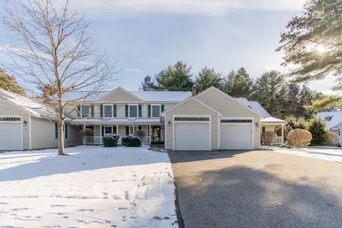 21 Signature Dr #62, Brunswick, ME 04011
