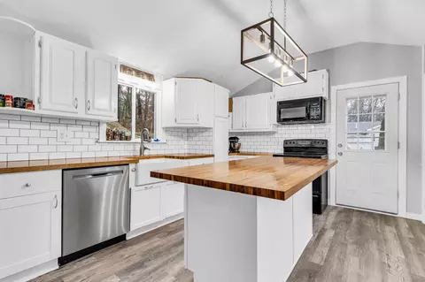 1 Lemieux St, Biddeford, ME 04005
