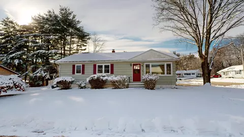 16 Ridgewood Ave, Auburn, ME 04210