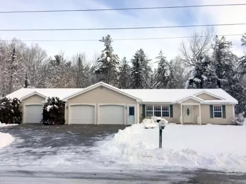 47 Rebecca Dr, Sidney, ME 04330
