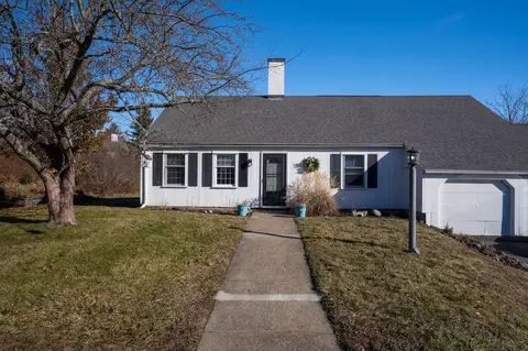 11 Starboard Dr #11, Cape Elizabeth, ME 04107
