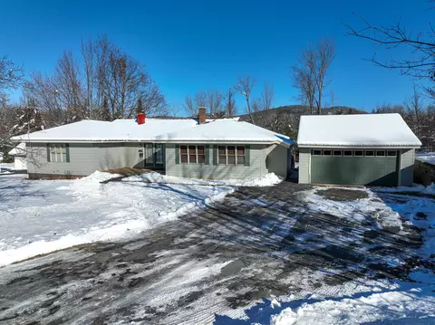 620 Franklin St, Rumford, ME 04276