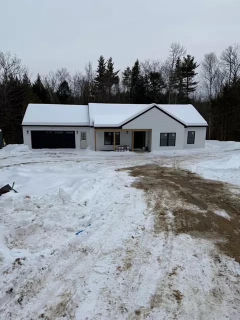 119 Fern Ave, Naples, ME 04055