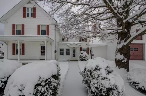 14 Old County Rd, Hebron, ME 04238