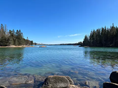 111 Oceanville Rd, Stonington, ME 04681