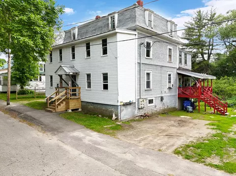 13 Center St, Skowhegan, ME 04976