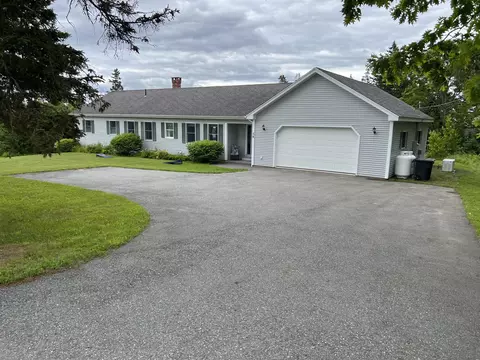 56 Hendrickson Point Rd, Owls Head, ME 04854