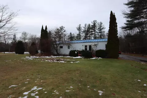 18 Boterf Dr, Belgrade, ME 04917