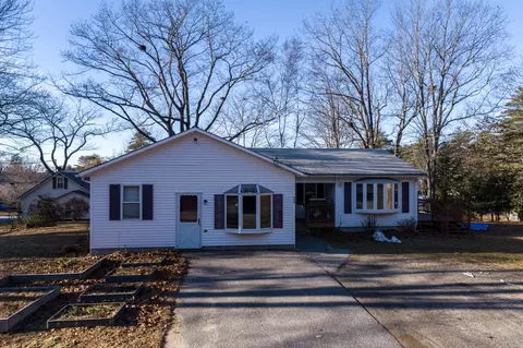 20 Hewey St, Lisbon, ME 04252