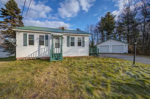 10 Snow Ave, Auburn, ME 04210