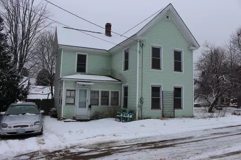 3 School St, Orono, ME 04473