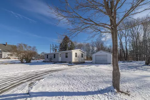 341 Old County Rd, Rockland, ME 04841