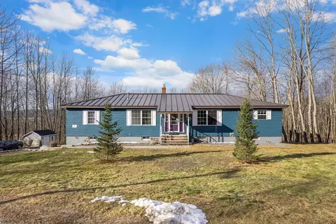 484 Pond Rd, Wales, ME 04280