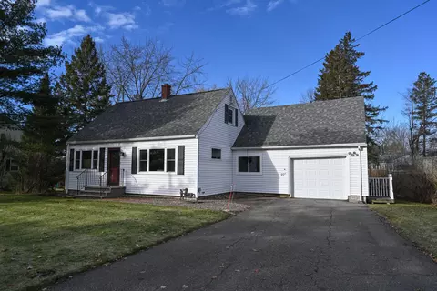 27 Westbrook Ter, Hampden, ME 04444