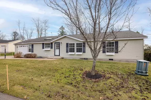 4 Caslyn Dr, Eliot, ME 03903