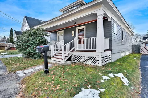 29 Forest St, Lewiston, ME 04240