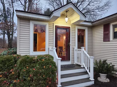 56 Pudding Ln, York, ME 03909