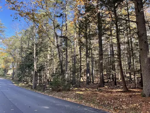 56 1 Fogg Point Rd # A, Freeport, ME 04032