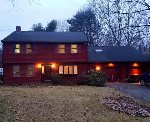 4 Ashwood Dr, Saco, ME 04072
