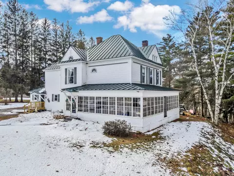 93 Pine St, Madison, ME 04950