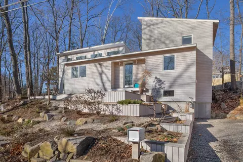 87 Oakhurst Rd, Cape Elizabeth, ME 04107