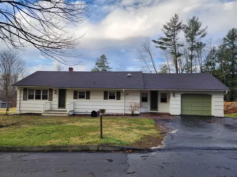 8 Belleview Dr, Jay, ME 04239