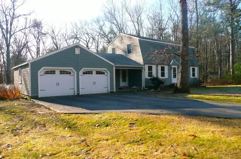 220 Kimberly Cir, Wells, ME 04090